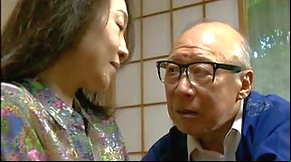 Hairy pussy video with a hot broad humping mature japanese